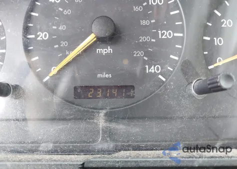 2000 Mercedes-Benz Ml 320 z USA, uszkodzony, nr VIN 4JGAB54E2YA199149